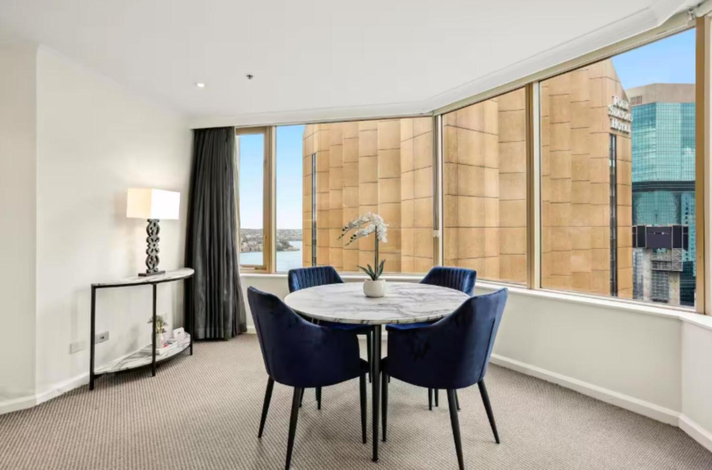 Spectacular With Harbour Bridge Views